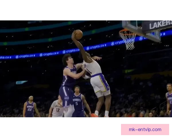 布朗尼豪取26分7篮板5助攻率南湾湖人取胜 老詹社媒点赞布朗尼表现杰出