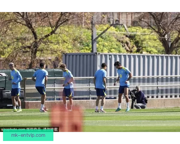 以弗里克：奥尔莫今天踢9号位 他前两次出任此位置表现十分出色